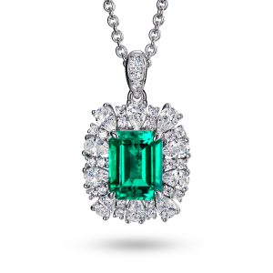 nahrdelnik so smaragdom 2,2 ct v bruseni emerald striebro